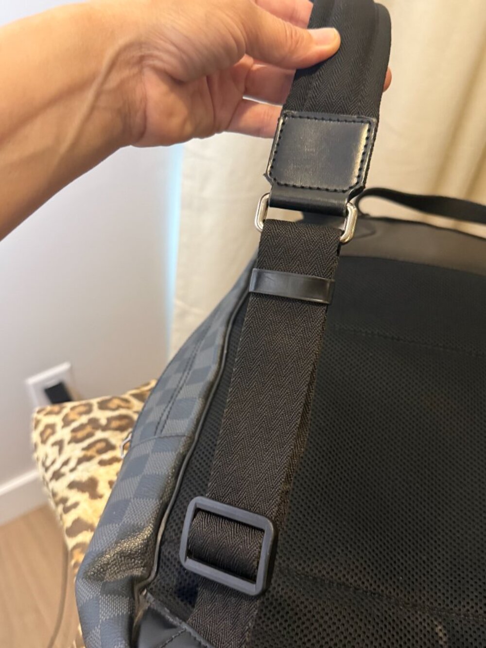 Louis Vuitton Josh Backpack - Picture 5 of 16